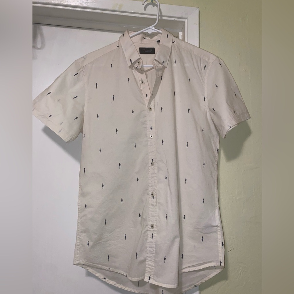 7 Diamonds Short-Sleeve Cream Button-Up with Navy Lightning Print